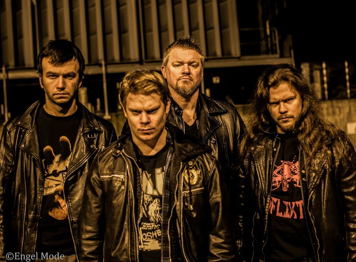 1507762_673763356015783_15755_n