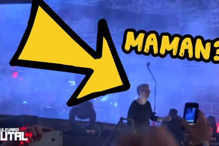 Une charmante dame danse dans un show de&nbsp;Metallica