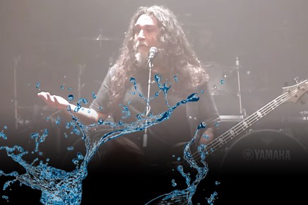 Tom Araya de Slayer se fait cracher dessus au&nbsp;Comic-Con