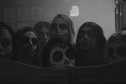 UPON A BURNING BODY change de&nbsp;cap