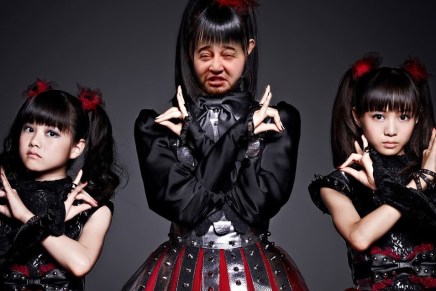 Pas qu’t’avais vraiment besoin de ça, mais voici un mix de FEAR FACTORY et&nbsp;BABYMETAL
