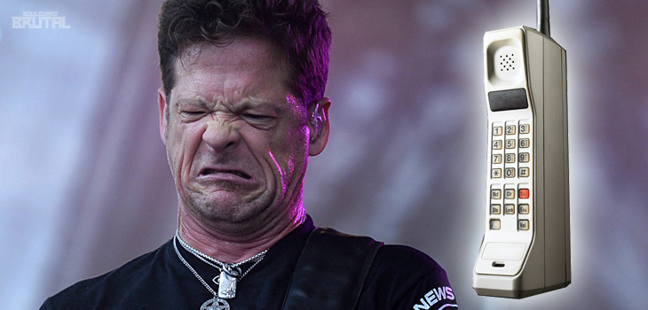 jason-newsted-cellphone