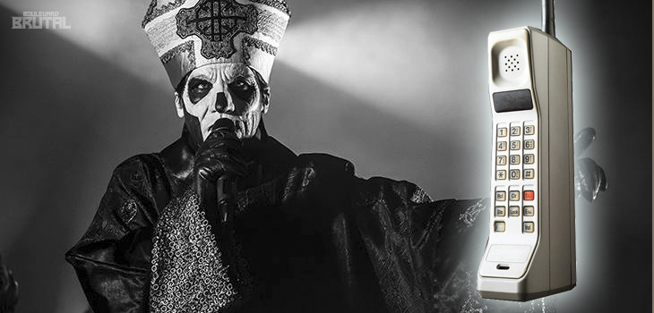 papa-emeritus-3-cellphone