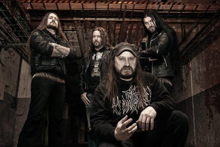 Le nouveau de FIRESPAWN arrive ben vite. Pis le nouvel extrait&nbsp;déchire.