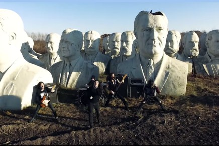 IRON REAGAN chante au milieu des&nbsp;présidents