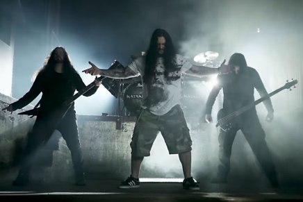 KATAKLYSM opère en tabarnouche dans son nouveau&nbsp;single
