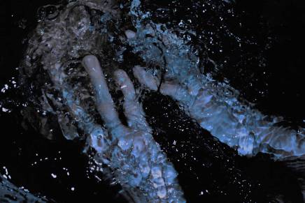 Drown: Musicalité anxiogène